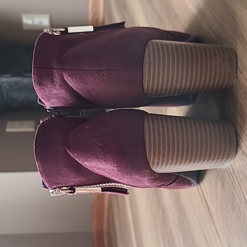 Boots - Picture 4 of 5